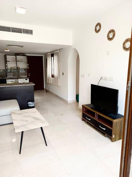 Beachfront With Pool & Stunning View Appartement *